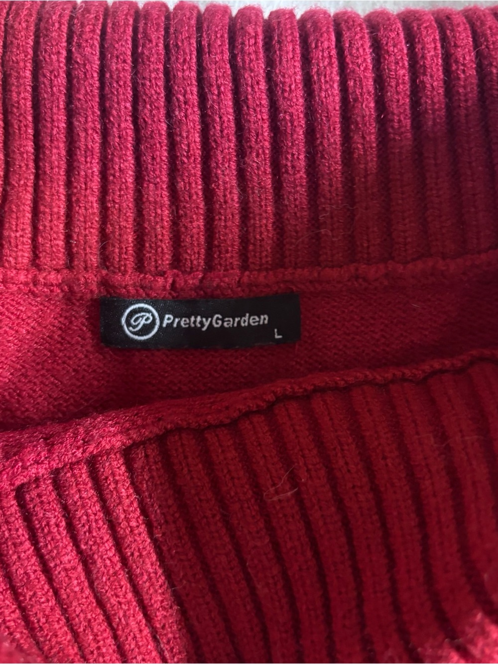 Off-Shoulder Ribbed Turtleneck Sweater - Red+ white - Picture 2 of 2